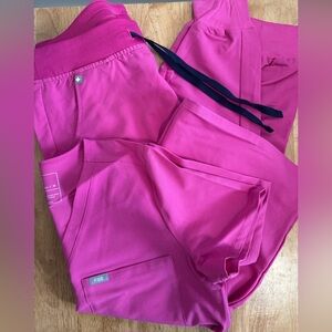 Black Friday deal: Pre- Figs Scrubs Set size MEDIUM